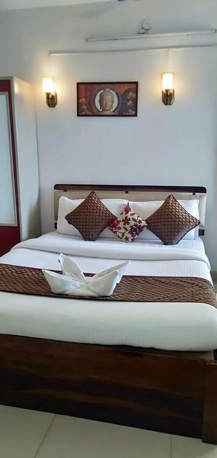 Sixth Sense Hospitality Service In Bandra Bkc